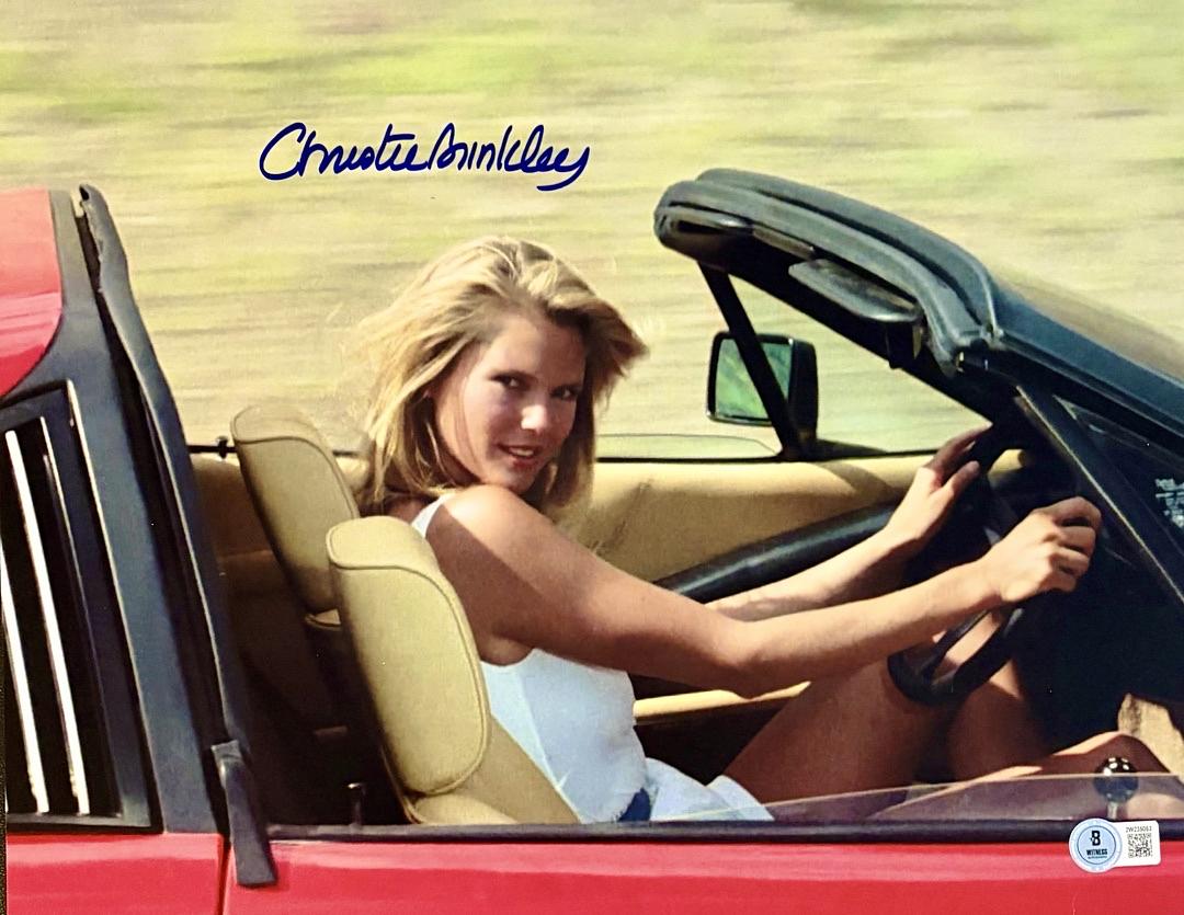 Christie Brinkley sexy Signed 11x14 Photo (National Lampoons Vacation) - Beckett COA